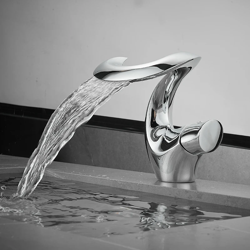 Imagem -04 - Torneira de Lavatório de Banheiro Torneiras para Lavatório de Água Quente e Fria Torneira de Pia de Luxo Criativo Deck Montado Torneira Banheiro Vintage