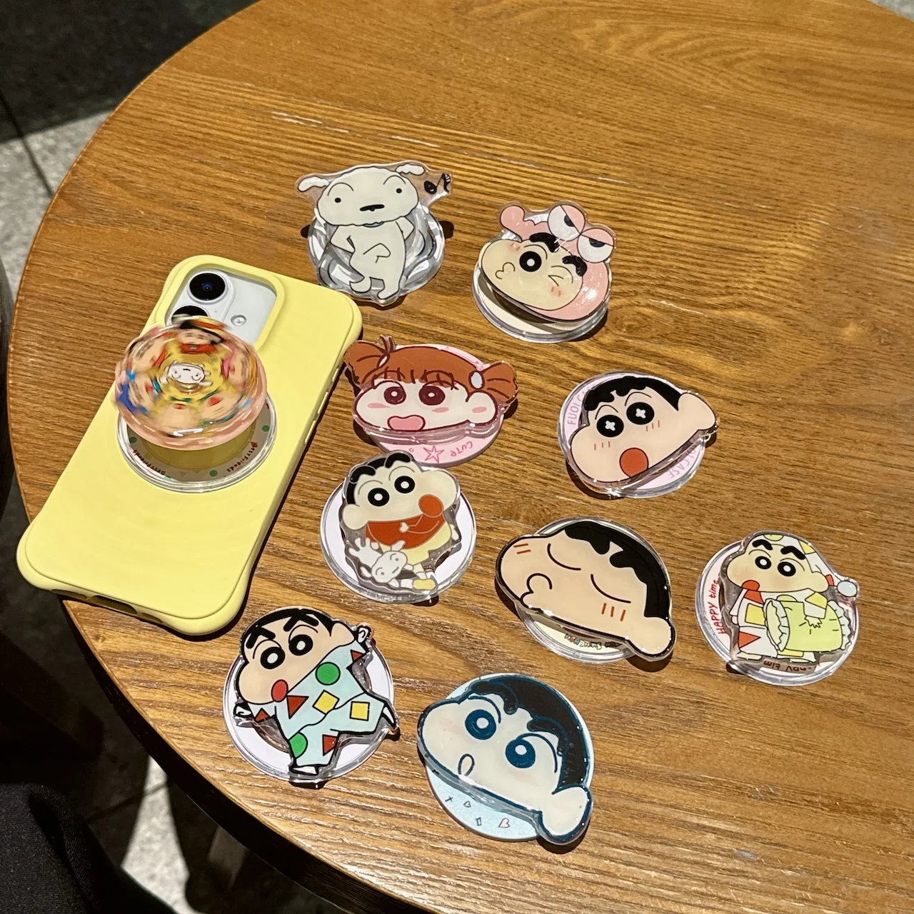 

Hot Cute 360° Rotation Gamer Desk Magnetic Phone Holder Foldable Lazy Stand Desktop Video Mount Cartoon For Crayon Shin-Chan