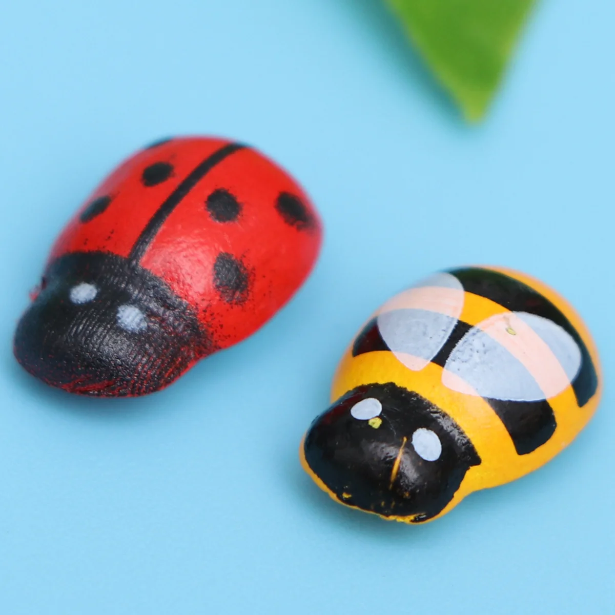 

120 Pcs Garden Fence Decorations Wooden Micro Landscape Ornaments Ladybugs