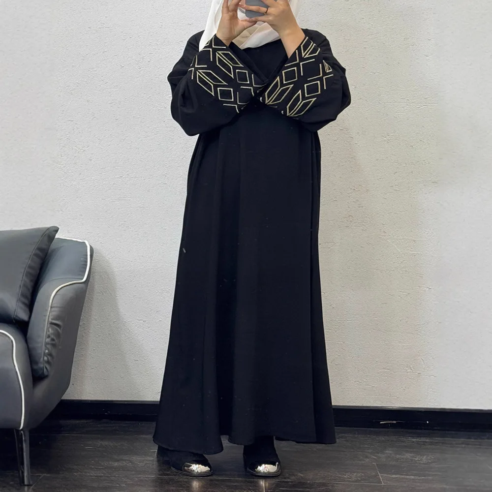 

Fashionable Long Sleeve Embroidered Abaya Dress Arabic Style Robe For Muslim Women Outerwear Open Front