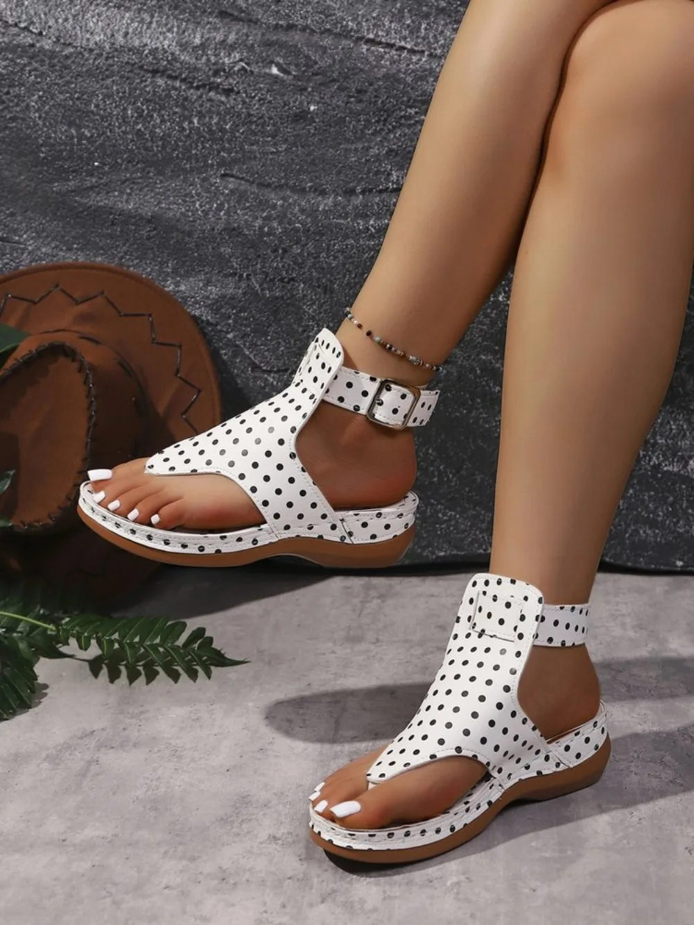 2026 Damen Keilsandalen Sommer Neue Modische Lässige Peeptoe-Sandalen mit Dicker Sohle Rutschfeste Komfortable Hochhackige Damenschuhe – Detail 24
