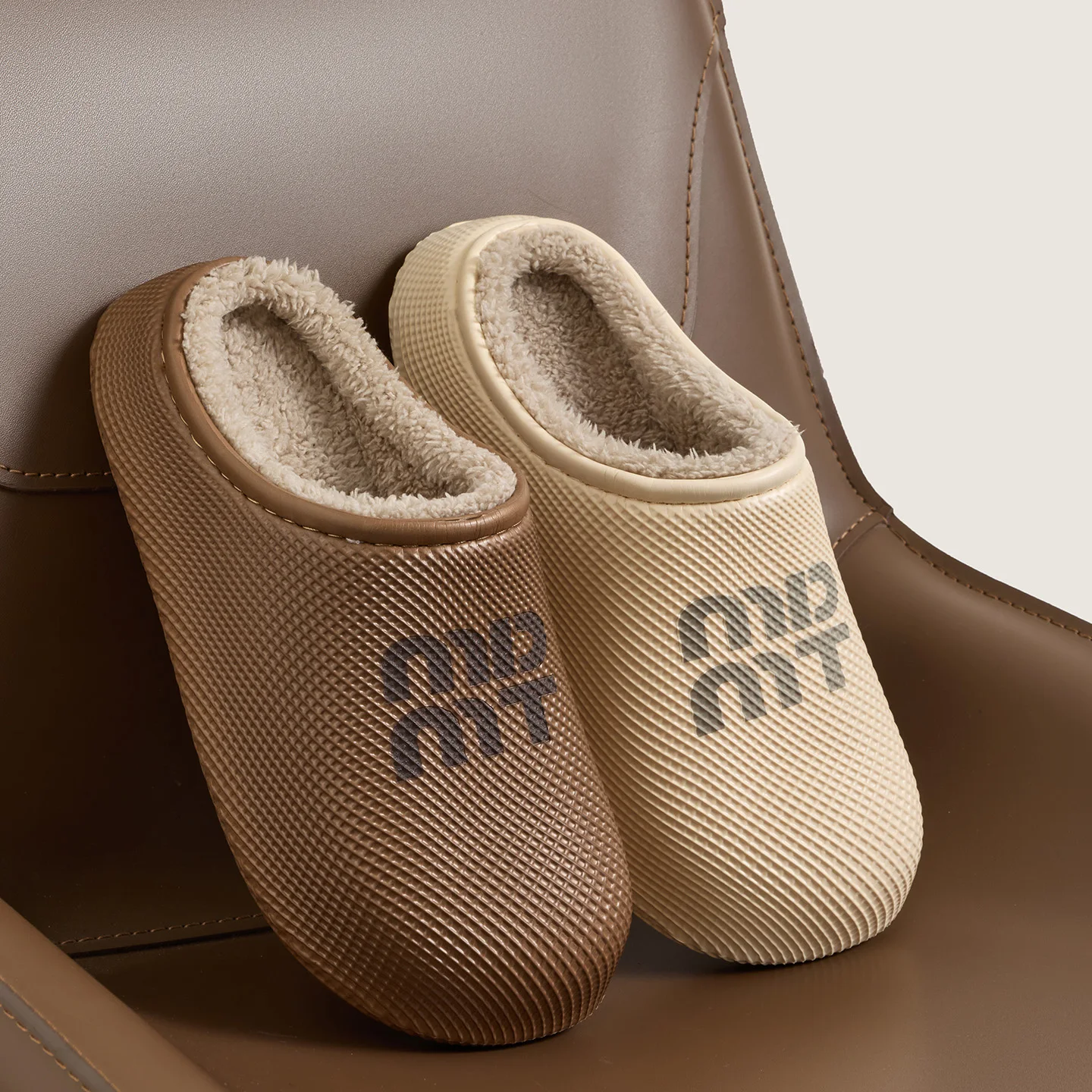 Winter Warm Plush Lined Clogs for Men Women, EVA Waterproof Upper Non-Slip Full Sole House Slippers, Soft Comfort Indoor Outdoor