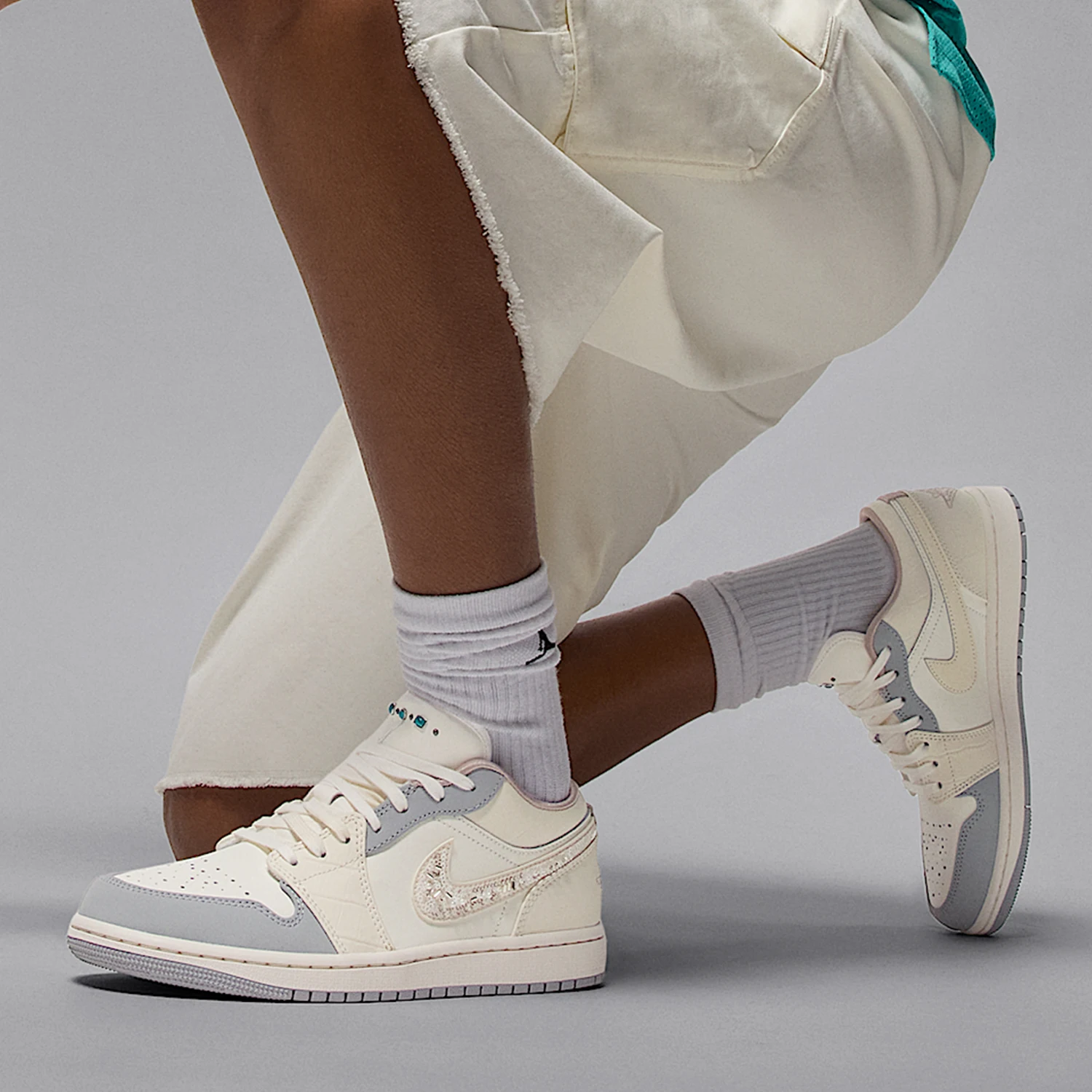 

Оригинальные женские прочные спортивные кроссовки Nike Air Jordan 1 Low IH7323-100