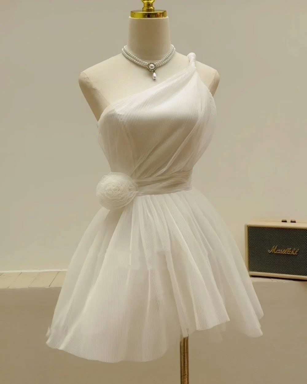 Robe de Bal Courte à Plis en Filet, Ligne A, Asymétrique, Épaule Dénudée, Classique, Exquise, Style Moderne, Pastrol, Unisexe