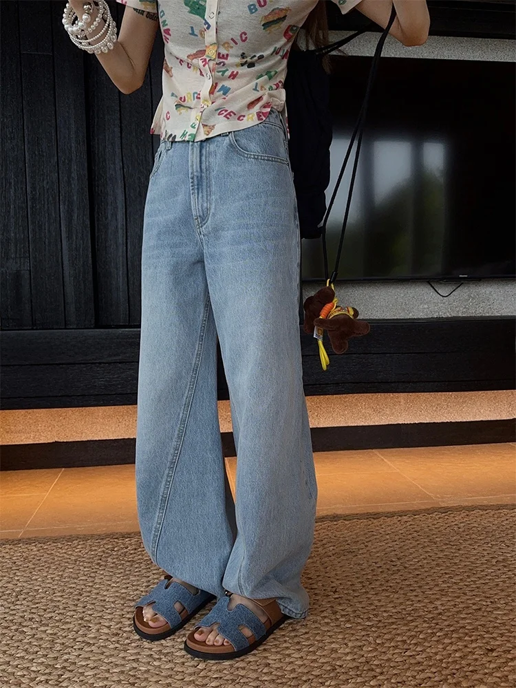 

Джинсы женские с высокой талией, широкими штанинами, светло-голубые, из плотного хлопка, универсальные, повседневные, с высокой эластичностью, моделирующие фигуру и скрывающие недостатки.