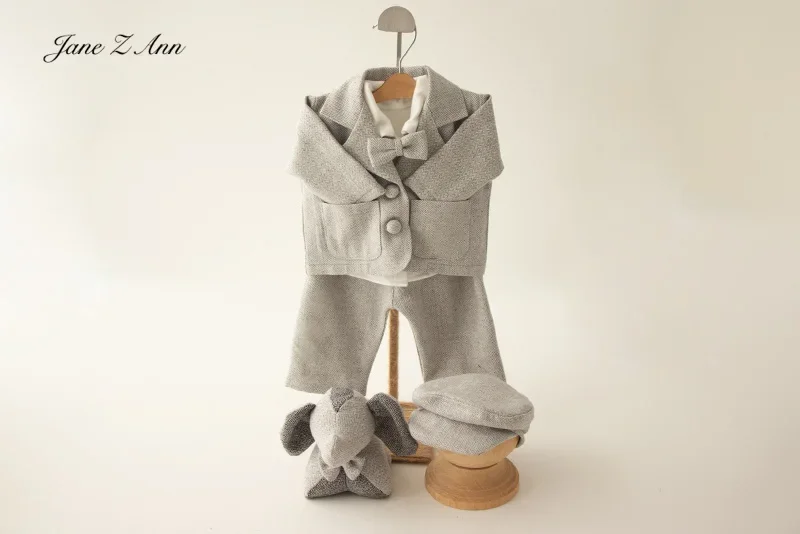 Brytyjski stylowy kombinezon koszula z muszką czapka lalka klasyczna tekstura wzór newborn photography studio zestaw ubrań
