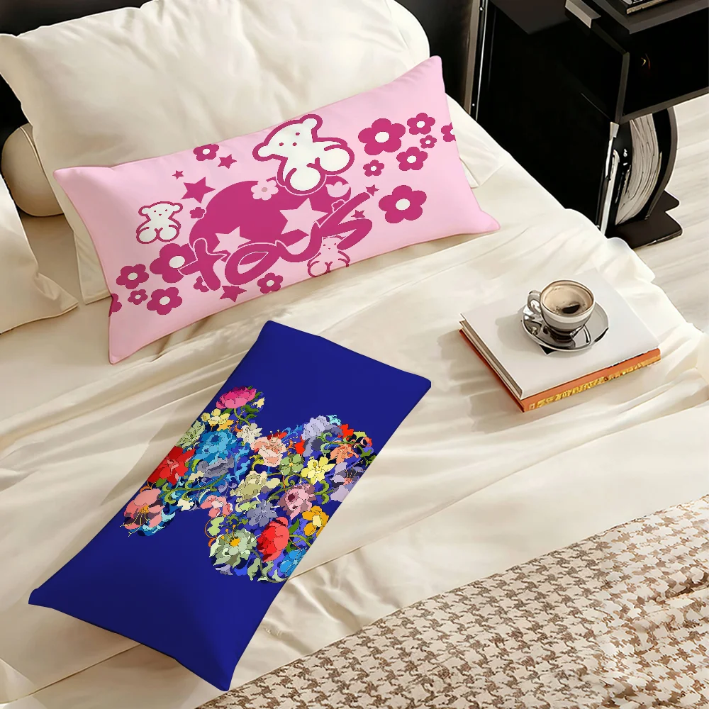Cute bear print T-Tous  Pillow Case Suitable for Office Bedroom Sofa Home Decoration Rectangle Cushions