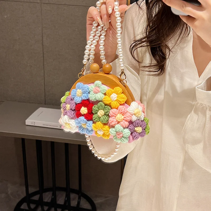 2023 New Mini Bags for Women Fashion Woven Flower Shell Crossbody Bag Party Pearl Chain Trend Purse Cute Female Shoulder Bag