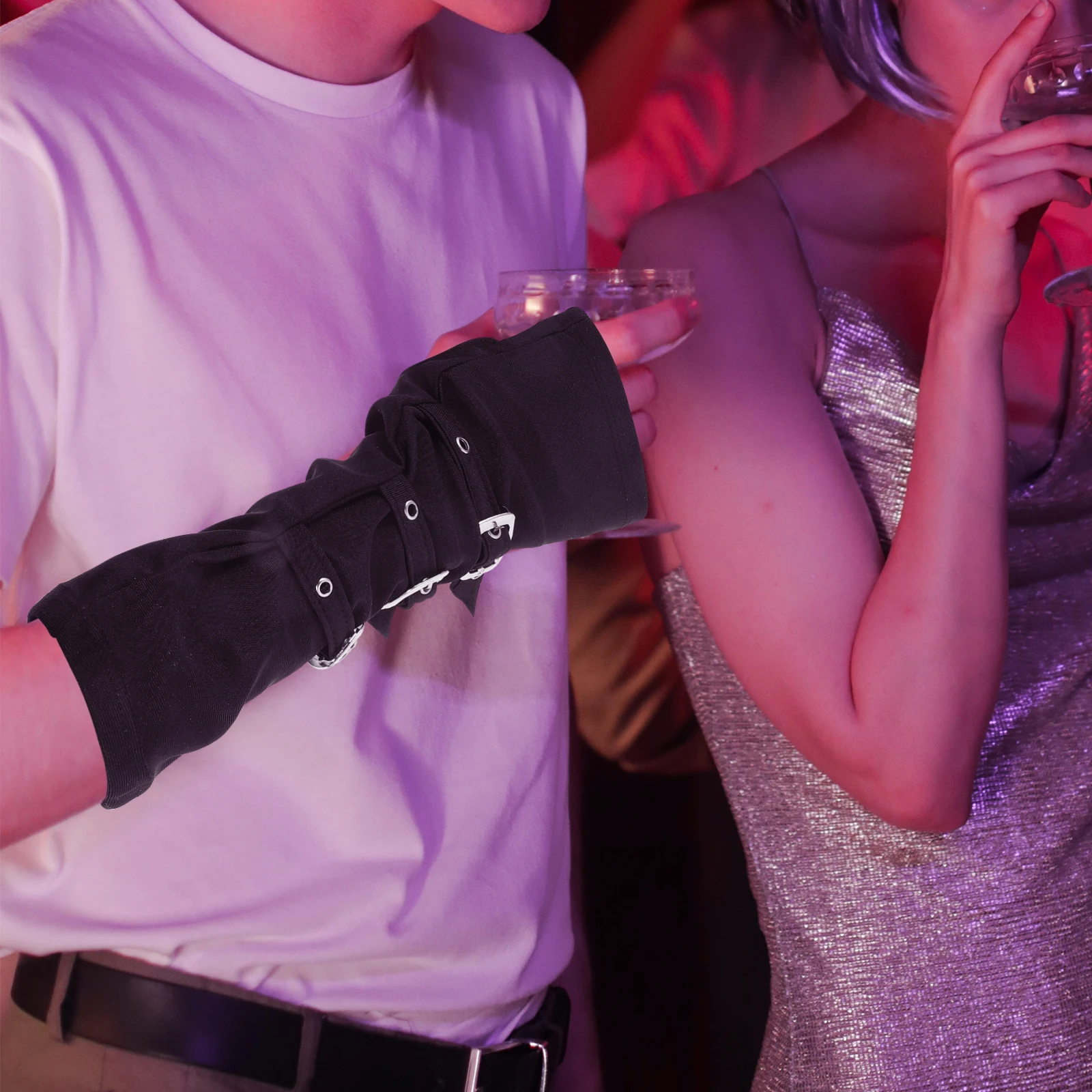 

1pcs 1 Pair Vintage Style Cosplay Arm Guard Bracers Wrist Protector Halloween Party Roleplay Durable Cloth Adjustable Size