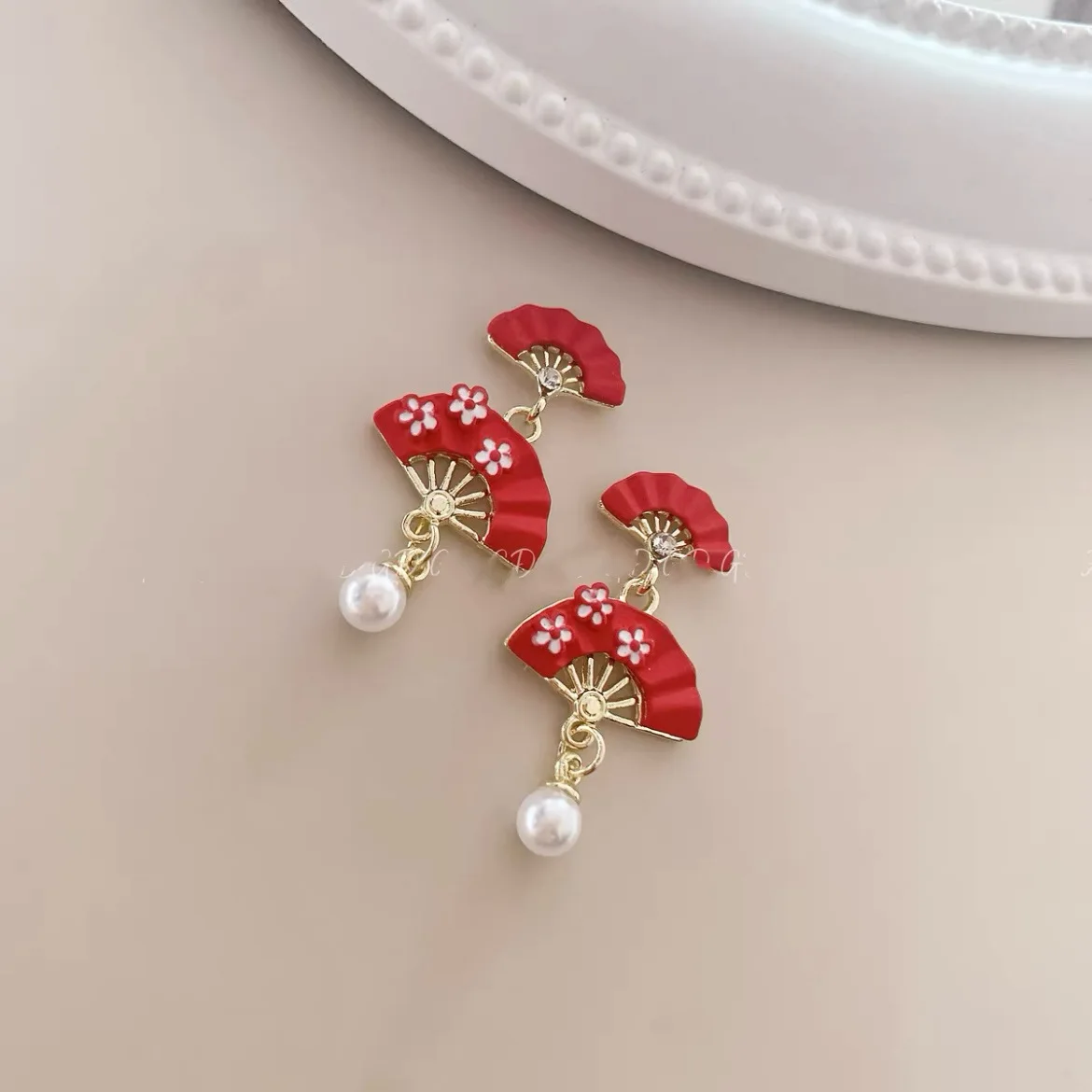 Red Irregular Scalloped Earrings For Women Chinese Style Unique Folding Fan Eardrop Girls Wedding New Year Party Jewelry Gifts