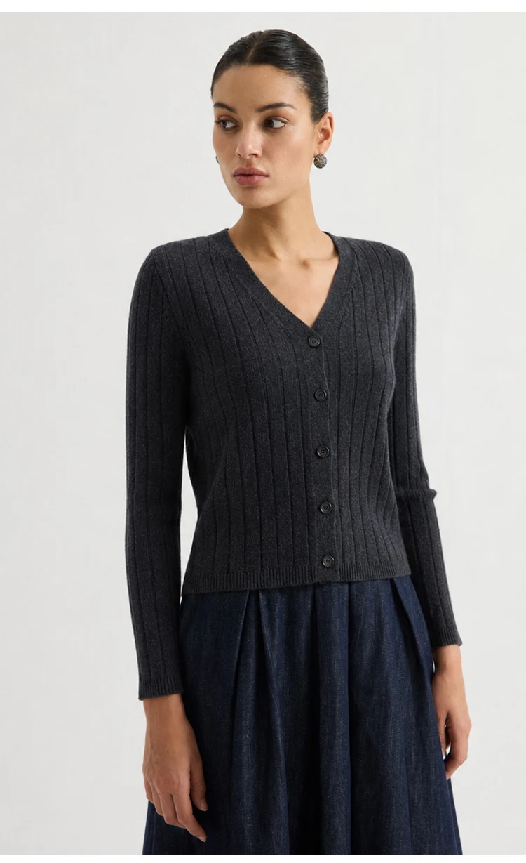 MZ62018 Damen Eleganter Gerippter Strickpullover mit V-Ausschnitt, Langen Ärmeln, Knopfleiste, Schmaler Passform, Modal-Mischung, Frühherbst-Pullover – Detail 9