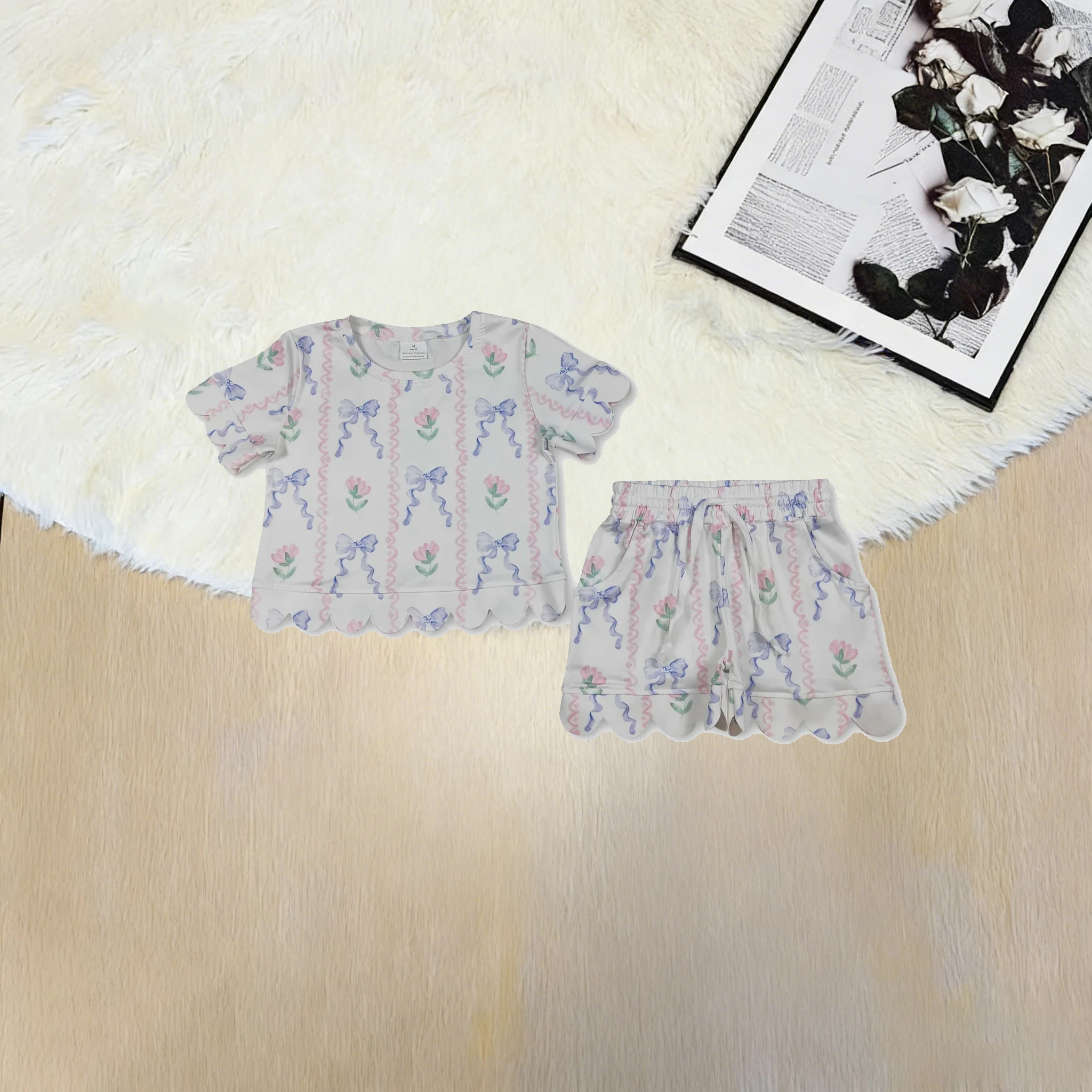 

Топ с короткими рукавами, цветочным принтом и бантом, шорты, комплекты для девочек