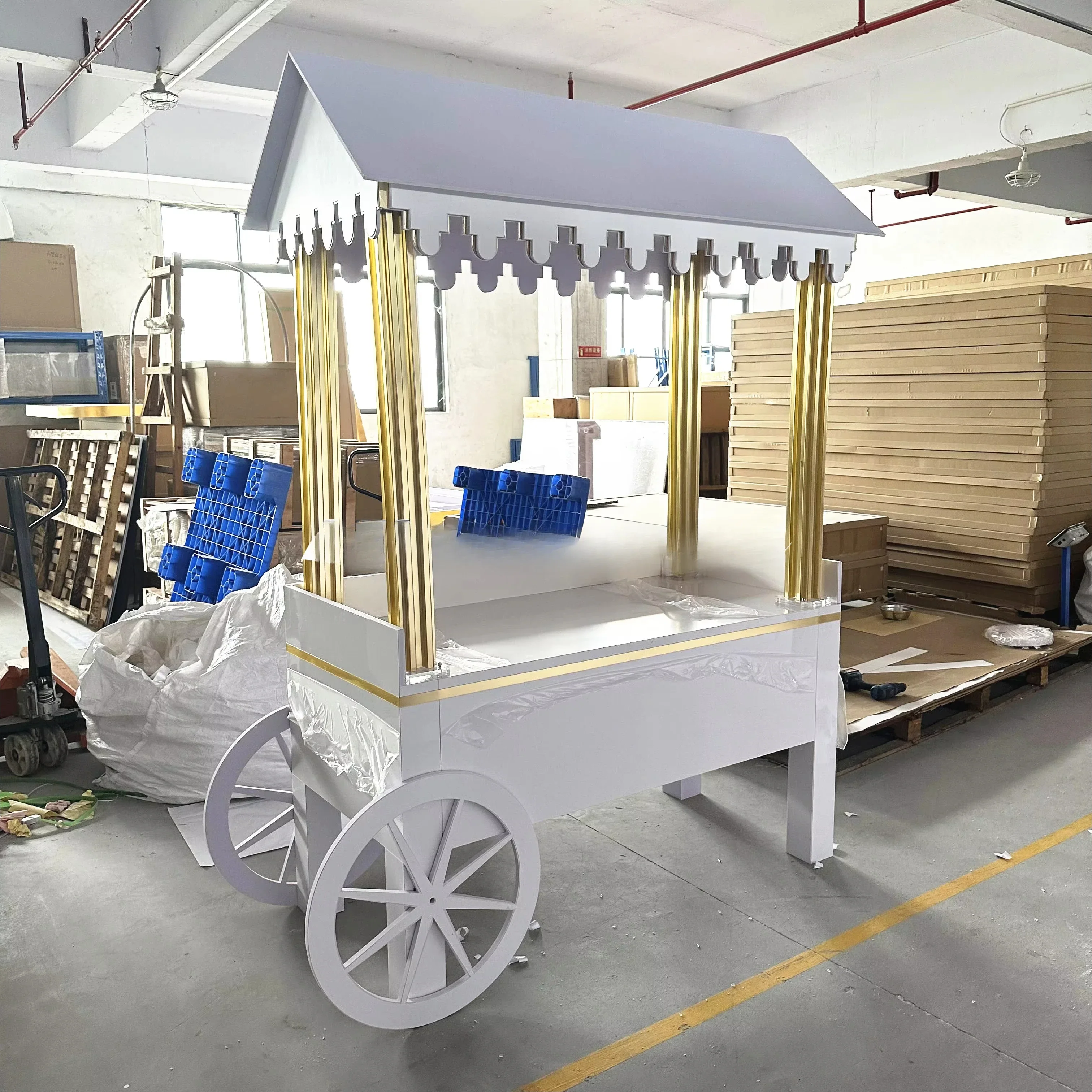 

Hot selling high-quality wooden wheeled candy cart, white wheeled dessert cart, color replaceable-Welcome to inquire