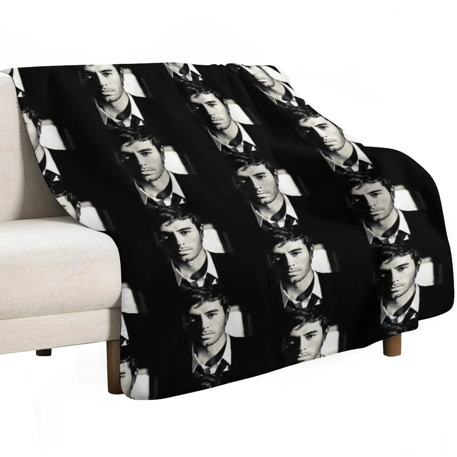 pu Enrique tri Iglesias na3 tour 2020 Throw Blanket Cozy Warm Blanket for Bed Room Decor