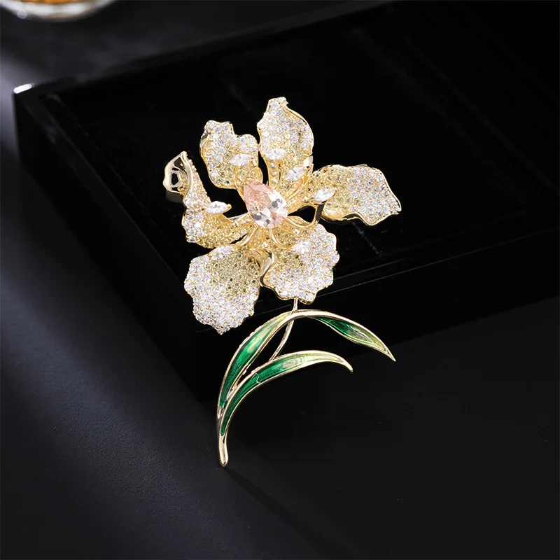 

Jewelry heavy industry exquisite gradient flower brooch feminine light luxury corsage sweet fashion suit coat accessories
