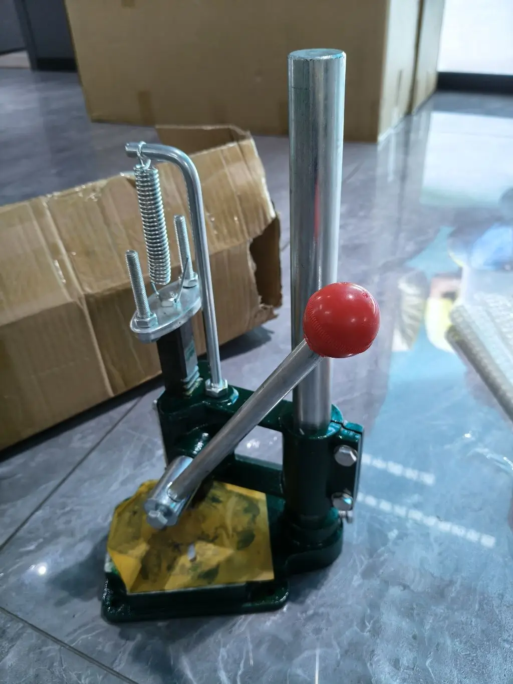 

Desktop Wrench Beer Machine, Small Manual Punch Punching Die Micro Punching JM-R/S Manual Press