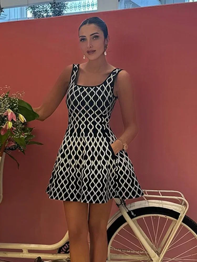 

2024 New Party Sexy Women Fashion Plaid Side Pocket Knitted Mini Dress Elegant Backless Sleeveless Pleated A-line Dresses A2981