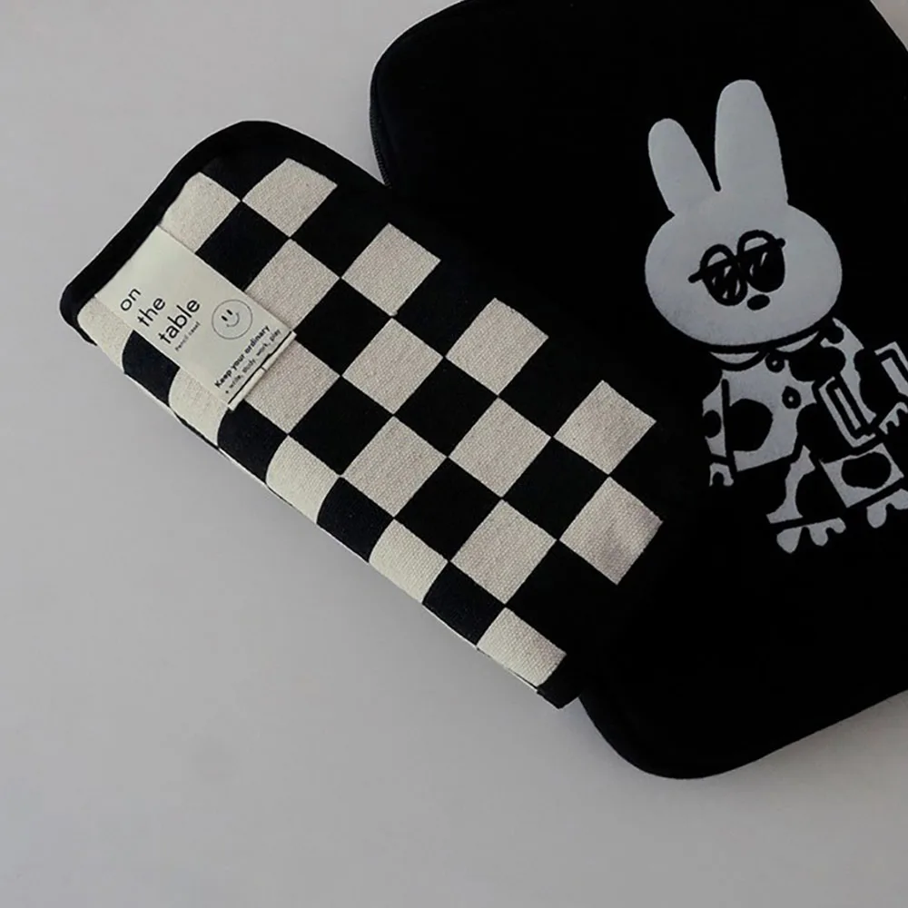 Black and white checkerboard pattern pencil case, large capacity student pencil case desktop storage stationery bag