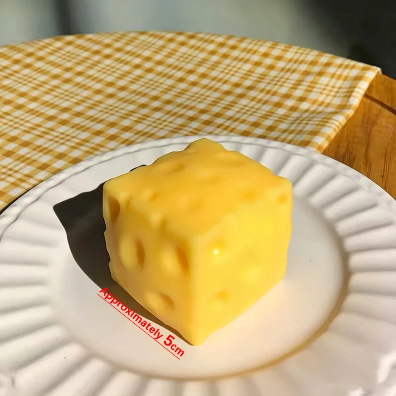 Simulierter Käse Langsam Zurückfederndes Quetsch-Ornament Riesiges Käse-Quetschspielzeug Sensorisches Anti-Stress Käsewürfel-Ball S/M/L Mehrere Größen