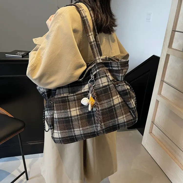 

Autumn New Explosion 2619 Trend Fashion Simple Versatile Niche Design Light Luxury High Sense Trend Shoulder Bag