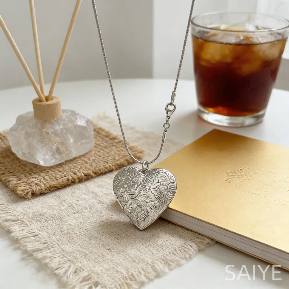 Antique Floral Engraved Heart Locket Necklace 925 Sterling Silver Photo Pendant Necklace for Women Wedding Anniversary Gift