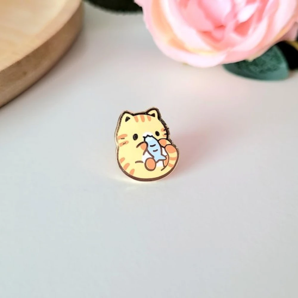 Niedliche kleine Katze Emaille Pins Kawaii Kätzchen Fisch Metall Abzeichen Cartoon Tier Brosche für Schmuck Zubehör Geschenke für Katzenliebhaber – Detail 5