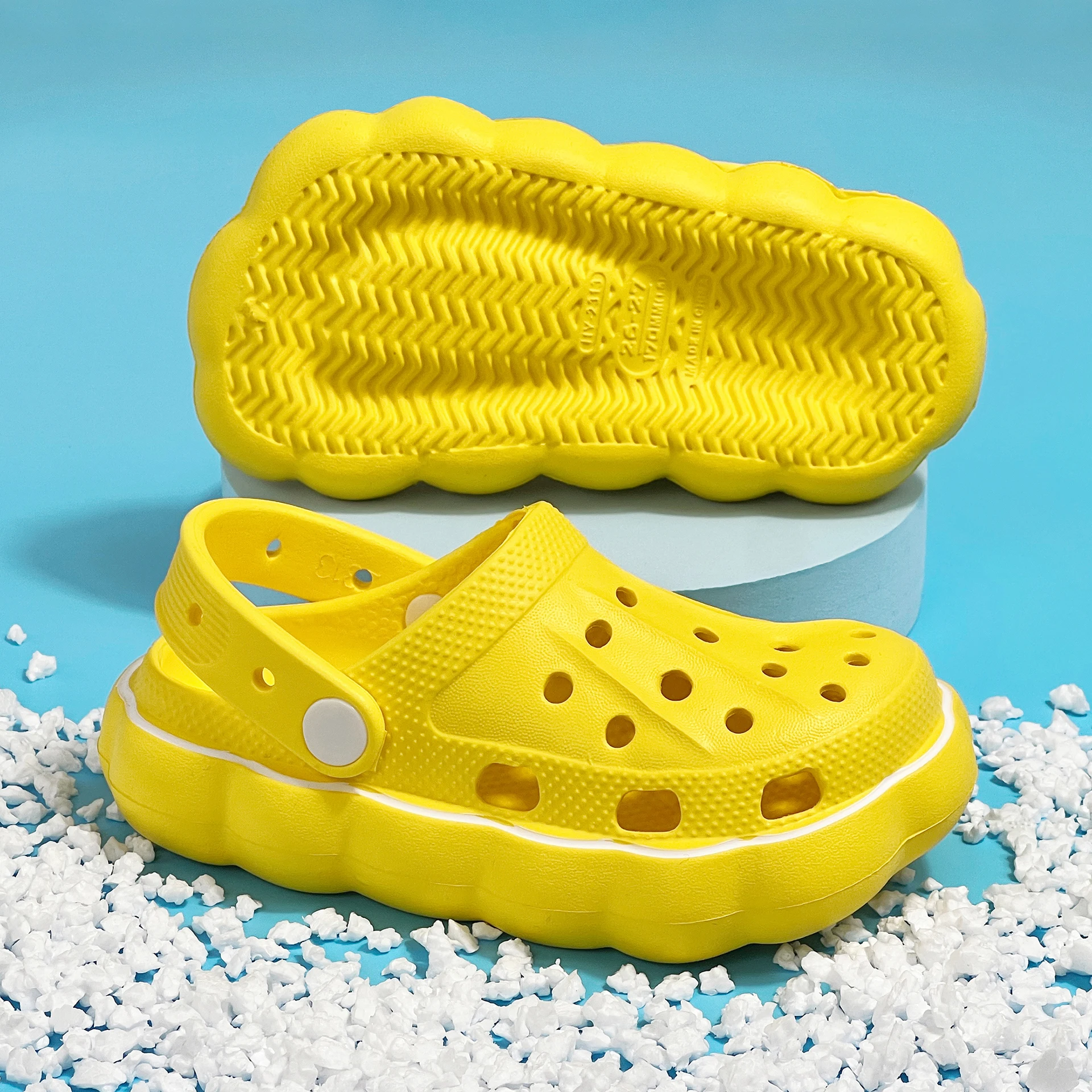 Scarpe da giardino carine per bambini sandali estivi antiscivolo resistenti all\'usura pantofole da esterno per ragazzo e ragazza possono decorazioni