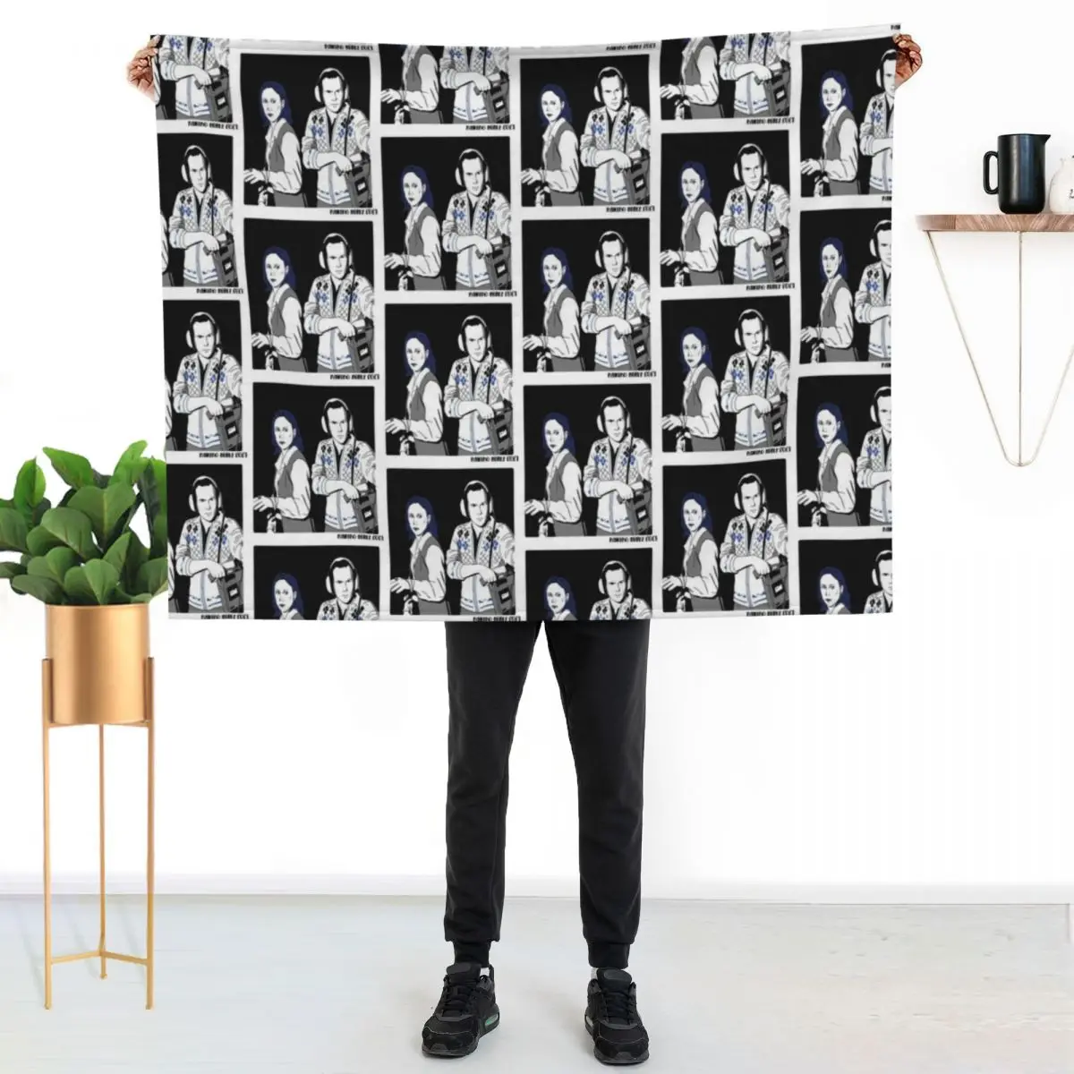 The Warrens Lorraine & Ed Warren Throw Blanket Warm Comfortable Blanket for Office Napping