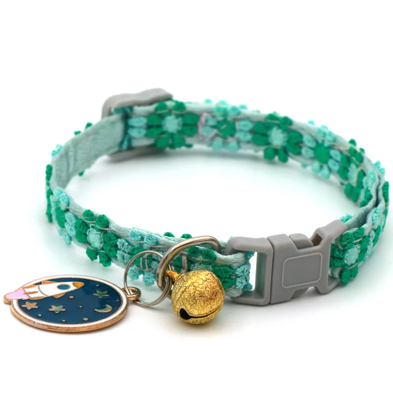 Modisches Regenbogen-Blumen-Katzenhalsband mit Glocke, Kätzchen- und Welpenhalskette, Verstellbare Schnalle, Buntes Spitzen-Kätzchenhalsband, Hundezubehör – Detail 6