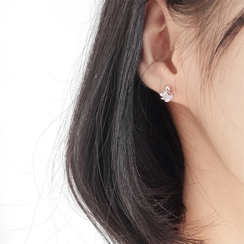 G23 Titanium 16G Internal Thread Swan CZ Lip Piercing Labret Rings Tragus Helix Cartilage Stud Earrings Medusa Nose Jewelry