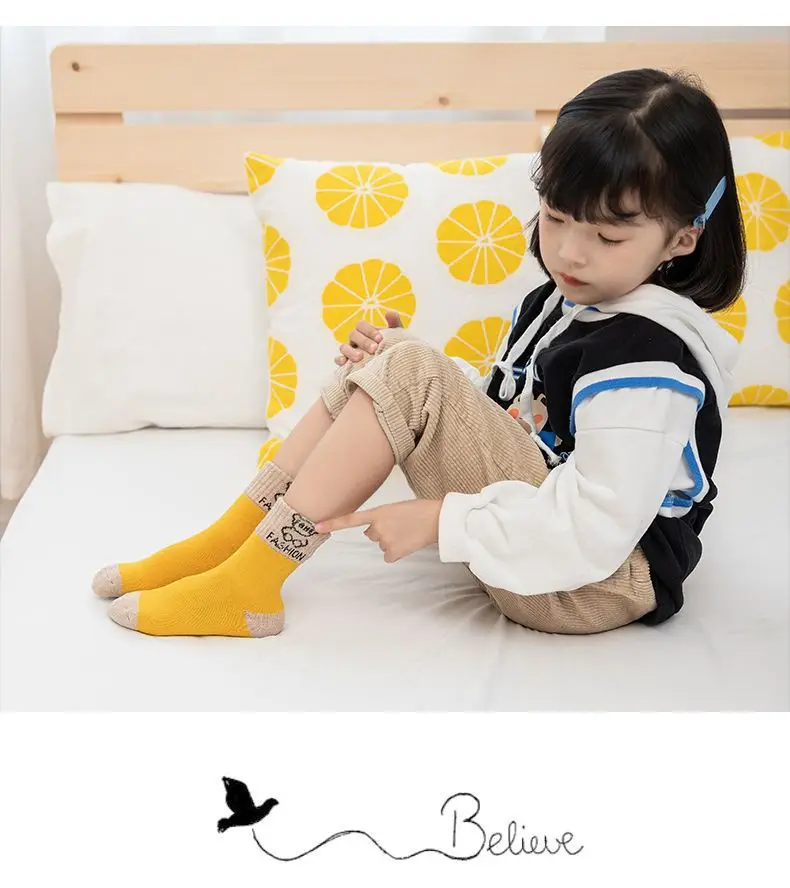 5 Paar dicke, warme Kindersocken für Jungen und Mädchen, weiche, mit Fleece gefütterte, rutschfeste Wintersocken für Kleinkinder – Detail 7