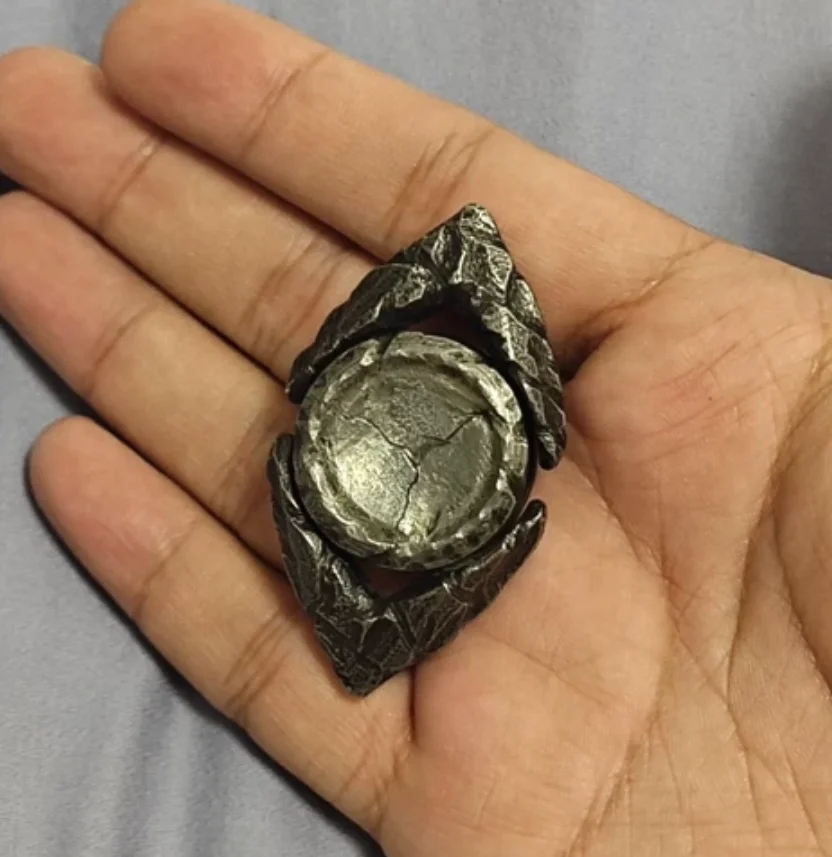 Used EDC Magic Play EDC Titanium Two Leaf gyroscope fidget spinner metal decompression toy
