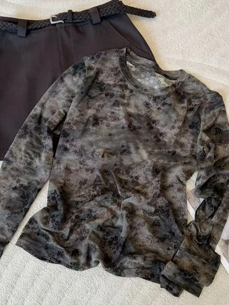 เสื้อสตรีสไตล์เกาหลี แขนยาว ทรงหลวม ผ้าเนื้อนุ่ม รุ่นใหม่ สำหรับฤดูใบไม้ผลิและฤดูใบไม้ร่วง ดีไซน์ย้อนยุค แมทช์ได้กับทุกชุด ช่วยให้ดูผอมลง พร้อมลายปัก