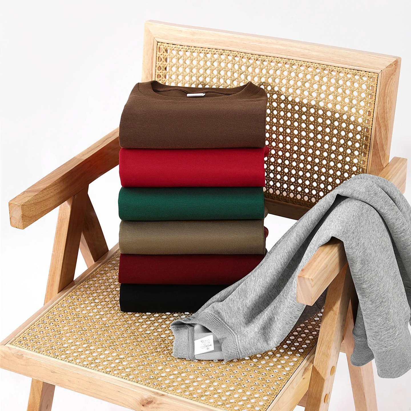 

Woman Solid Color O-Neck Sweatshirt Casual Loose Fit Hoodie Harajuku Aesthetic Streetwear Velvet Pullover White Tops Korean Pop