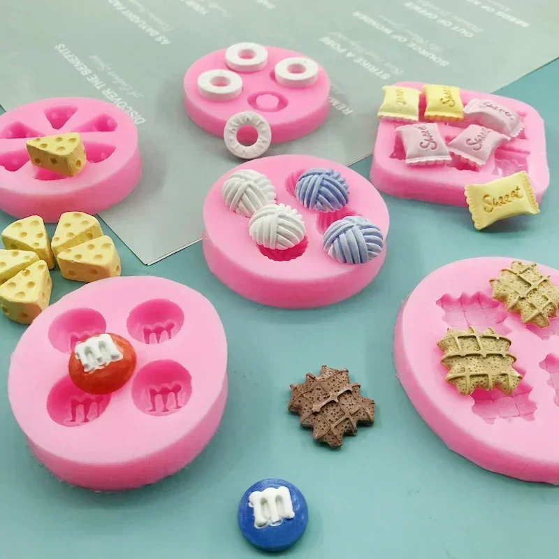 

Food Shape Molds Waffles Cookie Cheese Chocolate Chip Donuts Cake Decorating Tools Soft Silicone Creative Fondant Mould