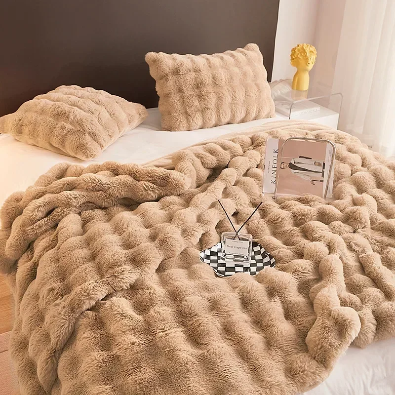 Winter light luxury rabbit plush blanket thickened double-sided plush bedroom blanket premium rabbit plush bedding nap blanket