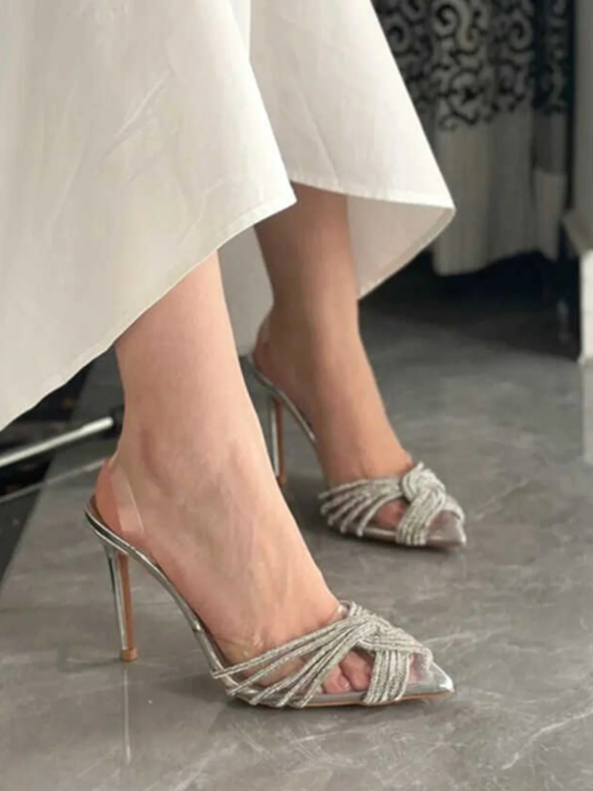 

Transparent High Heels Diamond Embellied Ladies Sandals Summer Sle Low Cut PVC Upaded Leather Faionable Women oes