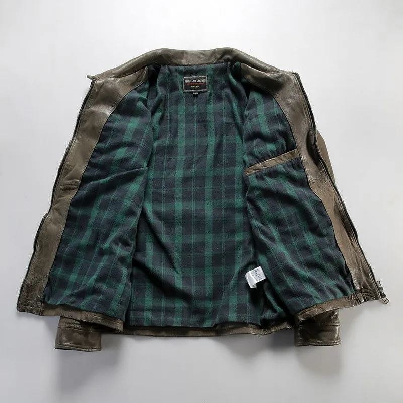 A fully vegetable-tanned heavily washed pleated leather for men with lapel and casual