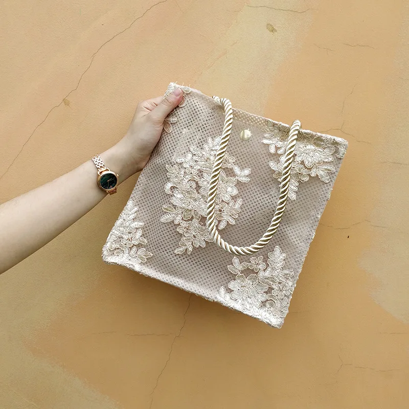 

2025 Summer Women's Lace Handbag Fresh Retro Embroidered Single Shoulder Women's Bag Large Capacity Hollow Shopping Bag