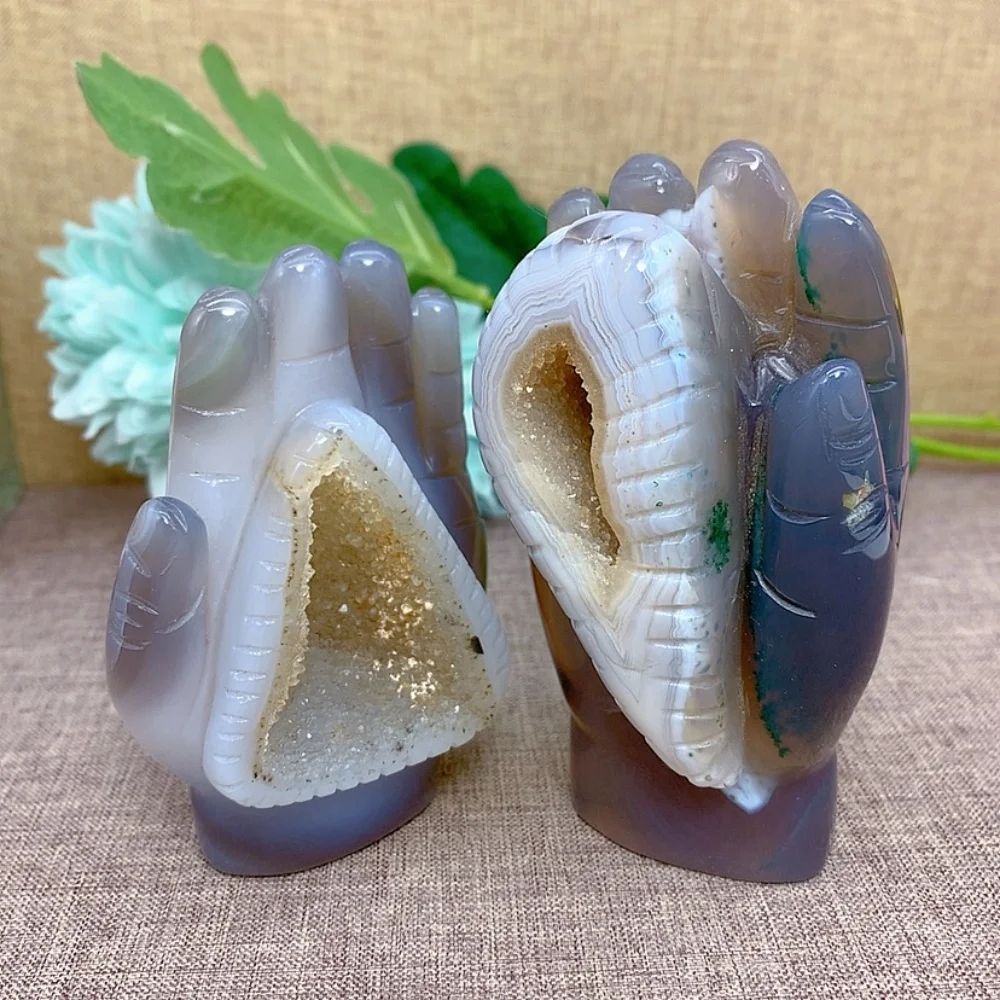 

Quartz Stone Natural Agate Crystal Geode Palm Shape Healing Energy Specimen Crescent Mineral Home Decoration Artisan Craft Gift