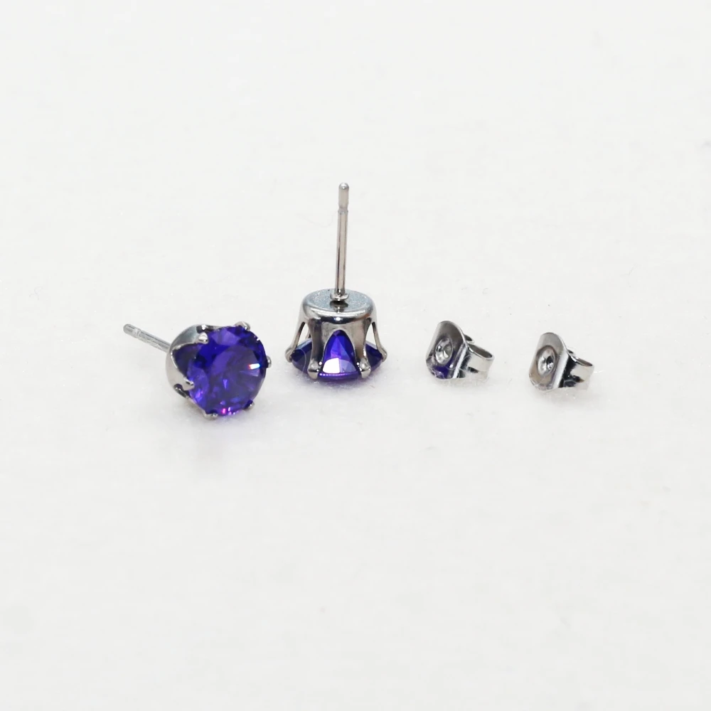Hypoallergene Minimalistische Ohrstecker aus Edelstahl mit Mehrfarbigem AAA-Zirkon als Geschenk – Detail 4