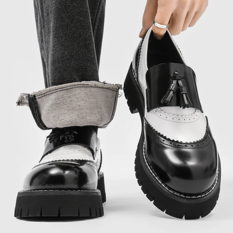 

Vintage Blok Fringe Carved Loafers Men Thick Soled Color Blocked Versatile Casual Leather Shoes Black White Size 38-46