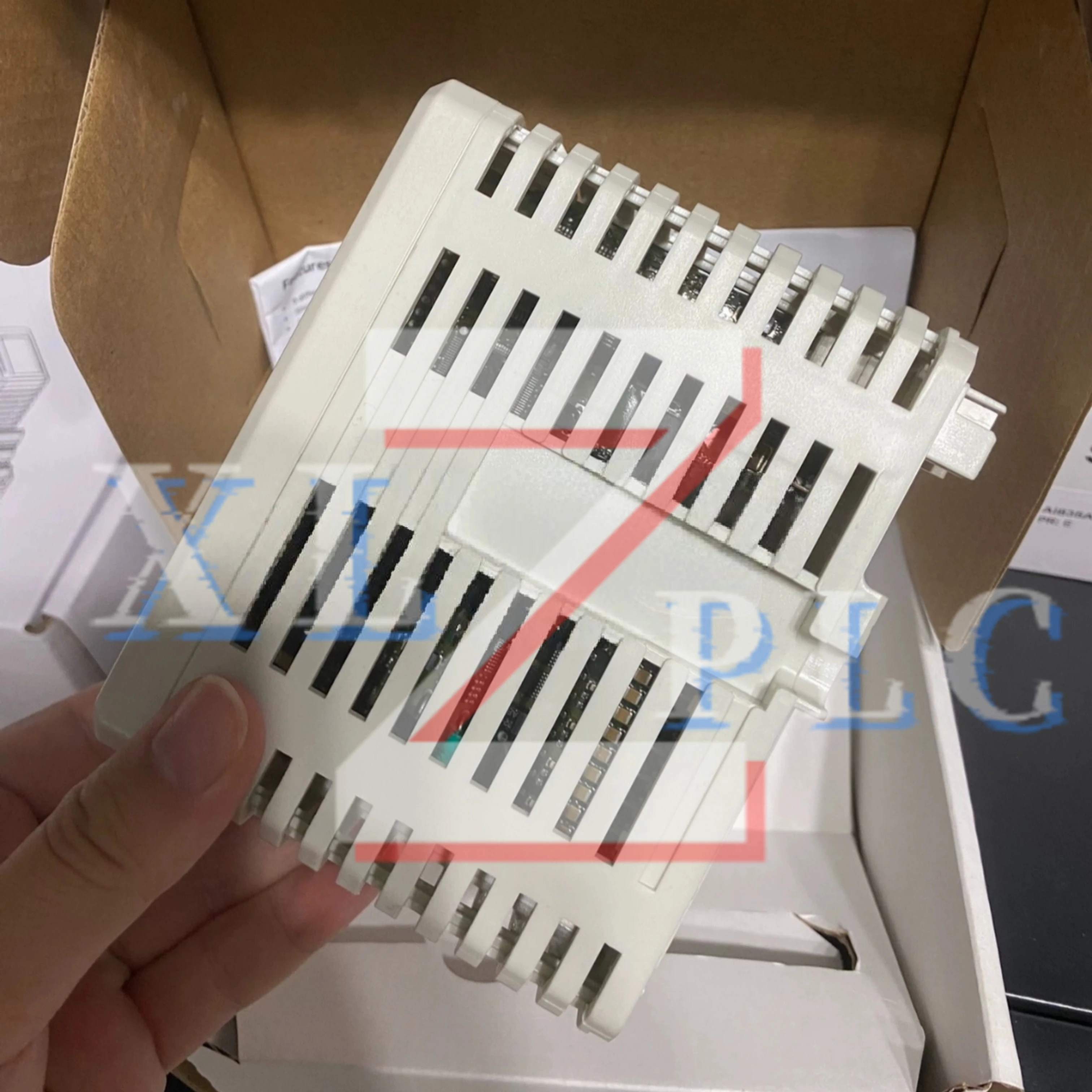 새로운 오리지널 PLC 모듈 AI835A 3BSE051306R1 AI843 3BSE028925R1 AI845 3BSE023675R1 AI880A 3BSE039293R1 AI895 3BSC690086R