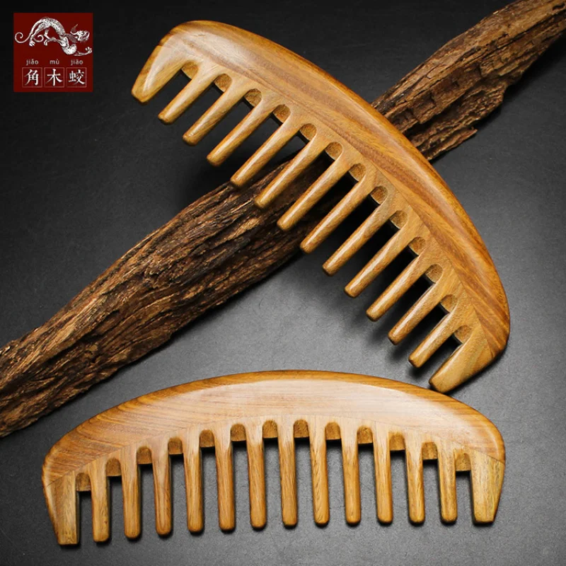 Green sandalwood , Cantonese-style half-moon wide-tooth comb, creative and ancient design