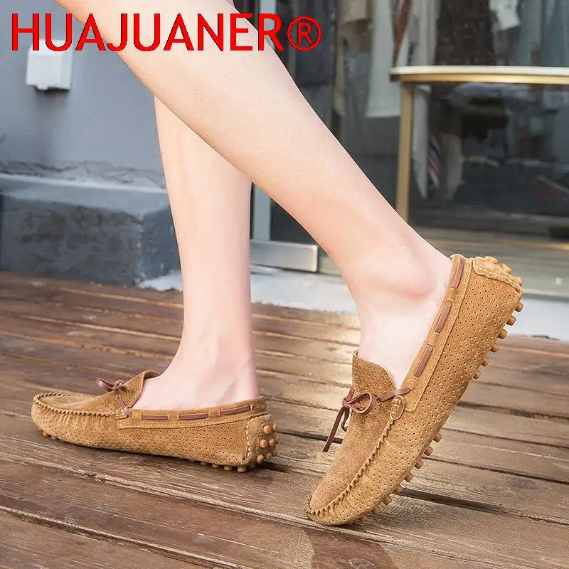 Neue Sommer Herren Slipper Wildleder Sandalen lässig weiche flache Slip-On Schuhe aushöhlen atmungsaktive Quaste Fahr schuhe männlich