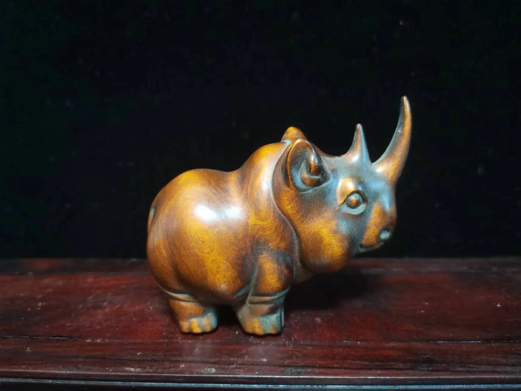 Boxwood Laobao pulp pure handmade wood carving rhinoceros to turn the world around ornaments collection