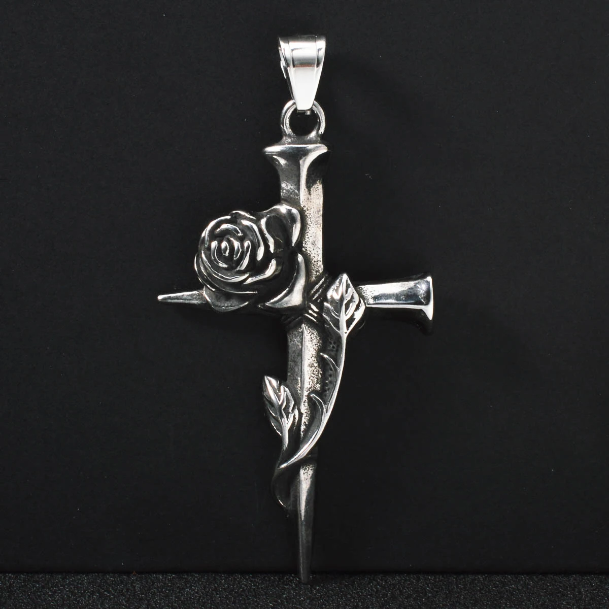 

Rose Knight Pendant Accessories Cross Thorn Stainless Steel Jewelry Pendant Vintage Solemn Necklace Accessories Gifts