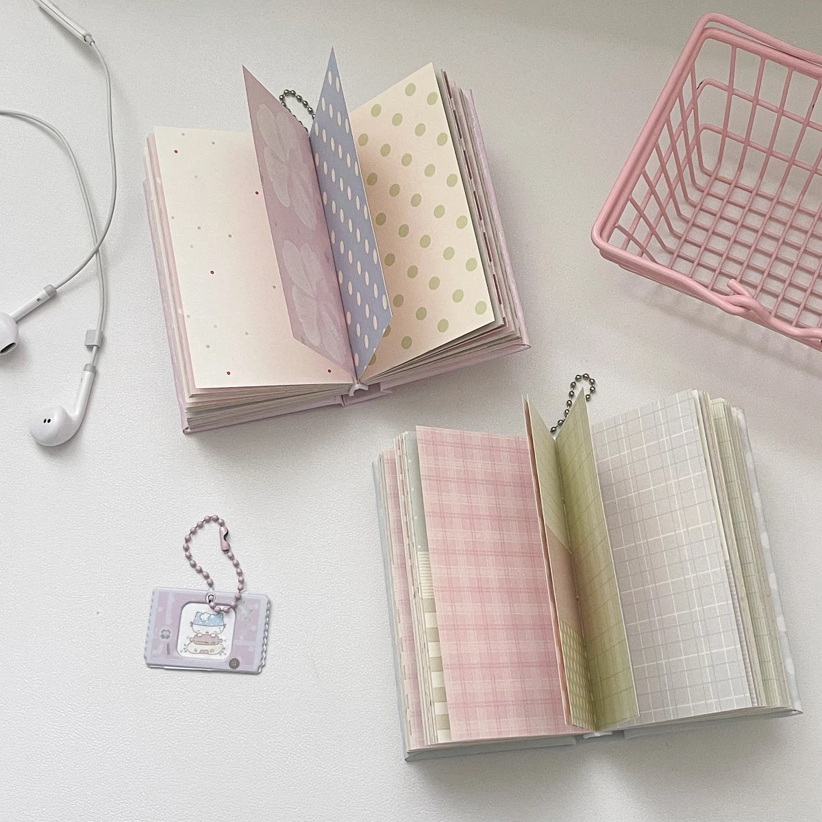 Mini Notebook Pendant Charm Polka Dot Hardcover Lobster Clasp 196 Pages Journal Scrapbook Phone Decoration Gift WAKAWAKA