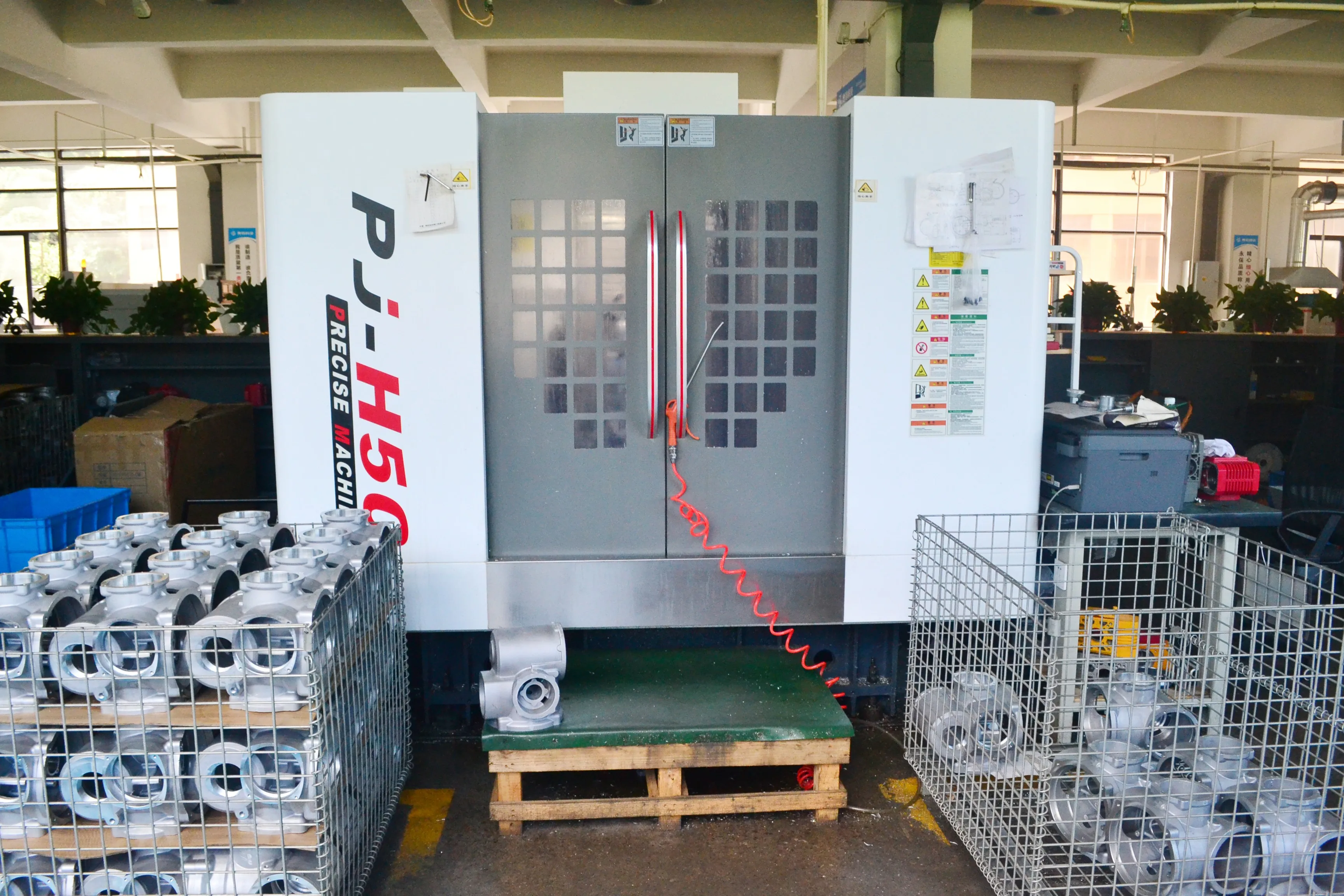 삼축 수직 머시닝센터 PJ-856 수치 제어 선반 밀링머신 다이 가공 VMC 머신