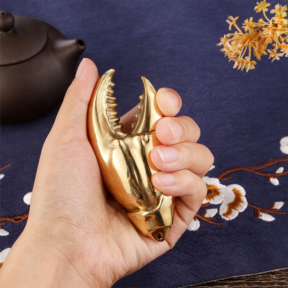 

Golden Brass Crab Claw Figurine Vintage Claw-shape Statue Home Shelf Table Bedroom Decor Retro Brass Ornament Golden Decorative